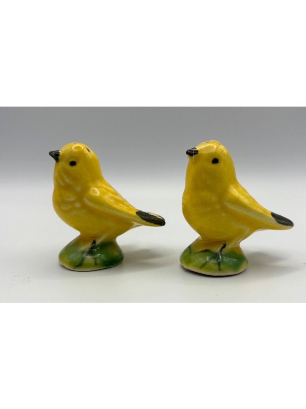 Vintage Style Ceramic Yellow Bird Salt Pepper Shakers Set 2 Hand Painted